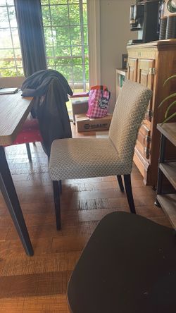 4 Dining Room Chairs