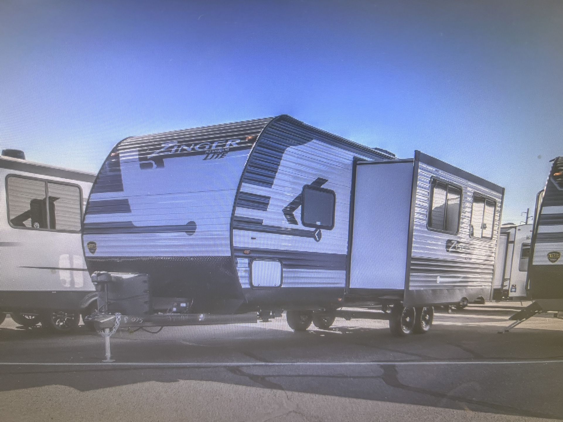 2022 ZINGER 280BH( Bunkhouse)