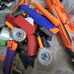 Nerf Guns And Magazines 