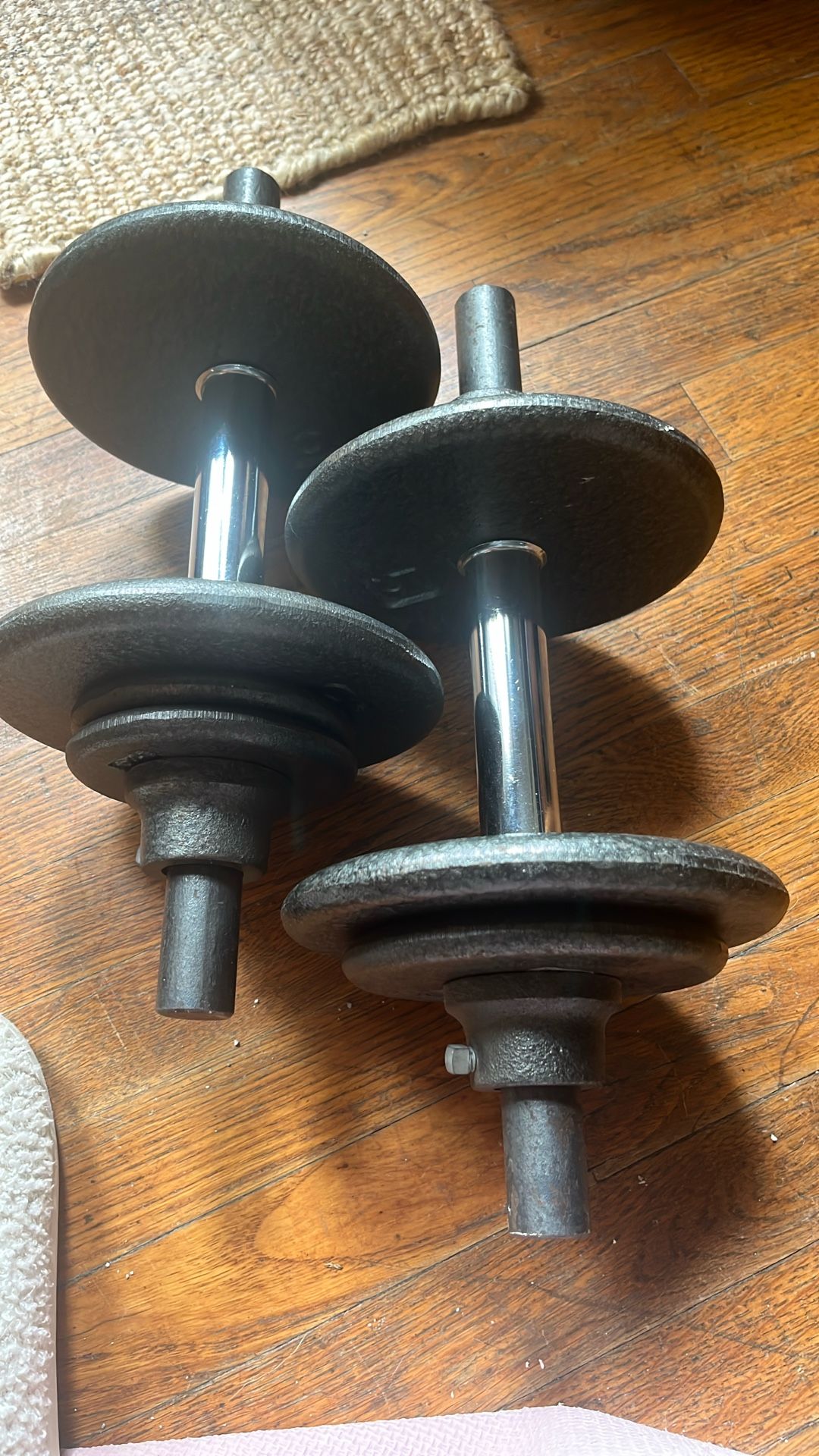 2 Dumbbells 
