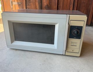 Vintage Tappan Countertop Microwave Oven
