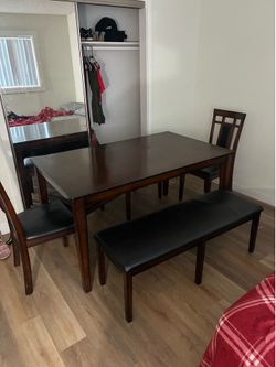 Dining table set
