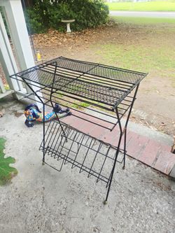 MCM Mid-century Modern Wire Record Stand Table with Starburst Design Accents (Read)