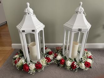 Lanterns With Flower Wreaths