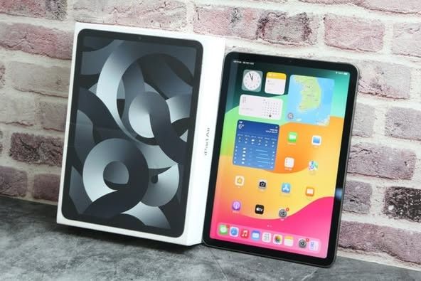 NEW BOX APPLE IPAD 10 10TH GEN CELLULAR + WiFi + CASE + USB