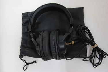 TASCAM TH-05 Wired Over-Ear Monitoring Headphones