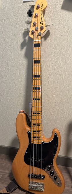 Squier Classic Vibe 70s 5-String Jazz Bass