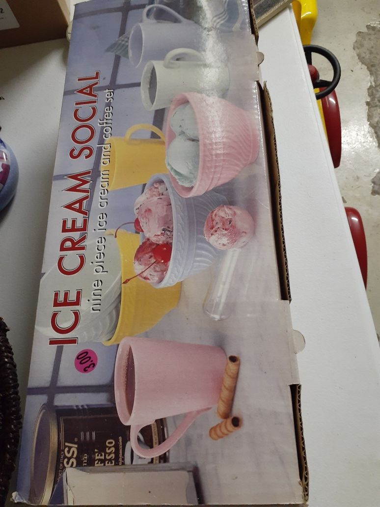 Ice Cream Social Cups and Bowls