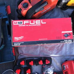 Milwaukee M18 Fuel Brushless 7-1/4 Skill Saw Model 2830-20 Brandnew