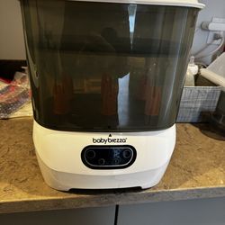Baby Brezza sterilizer and dryer