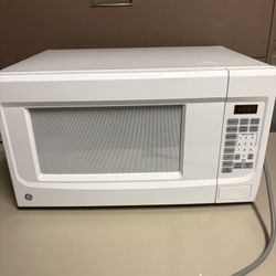 GE Microwave Oven