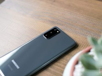 📱 Samsung Galaxy S20 – Starting at Just $119 or $1 to Take It Home Today! Save Up to 90% Instantly with Up to 1-Year Warranty 🔥