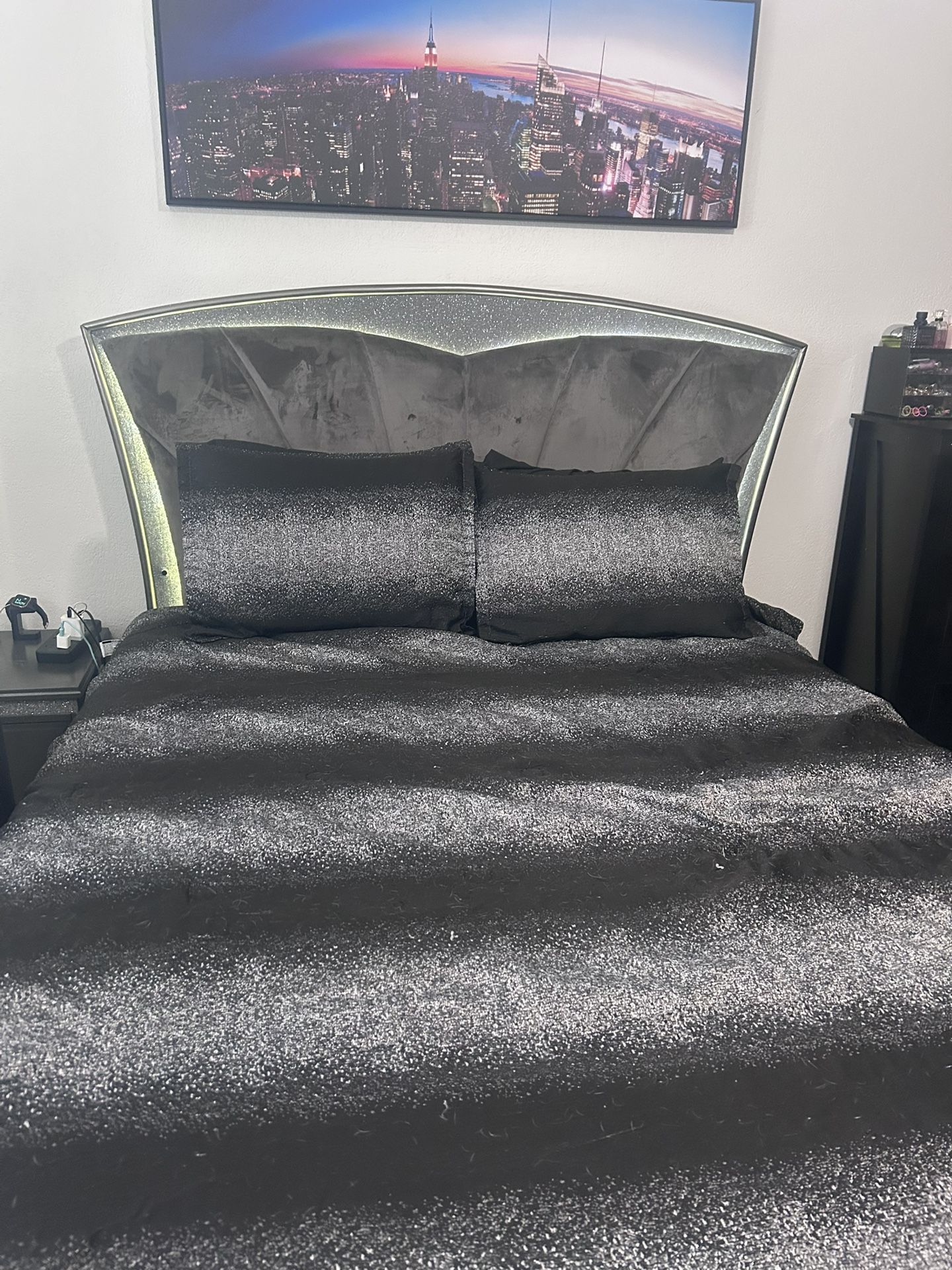 Bedroom Furniture Set