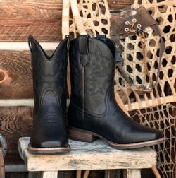 Mens black boots