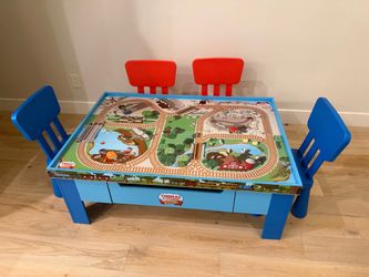 Thomas the train play table and 4 chairs