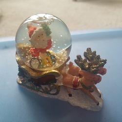 Small Santa Snowglobe