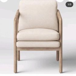 $120 🍶🍶P326#94 Tufeld Wood Armchair
Beige
-