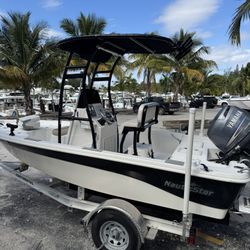 18’ Center Console Fishing Boat