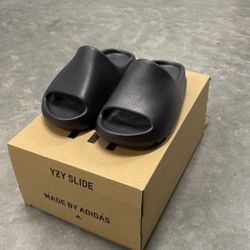 yeezy slides