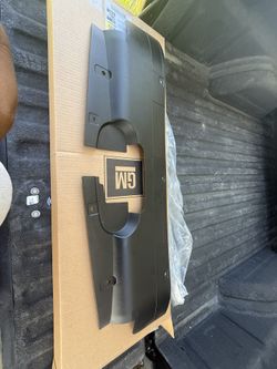 03-06 Silverado Radiator Upper Baffle 