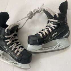 CCM Kids Sz 1 Hockey Skates 