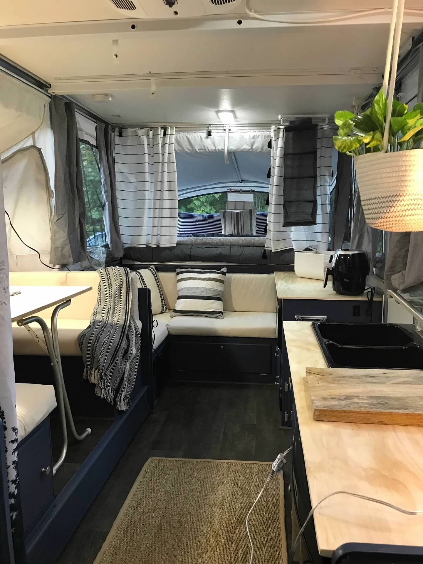 ****** BEAUTIFULLY REDONE*** 2009 Fleetwood Niagara Modern Pop up Trailer/camper