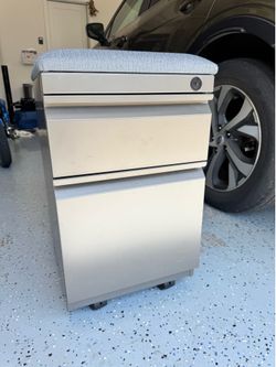 Steelcase Mobile Pedestal File Cabinet with Cushion Top