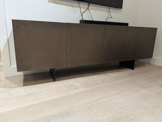 Credenza (bronze)