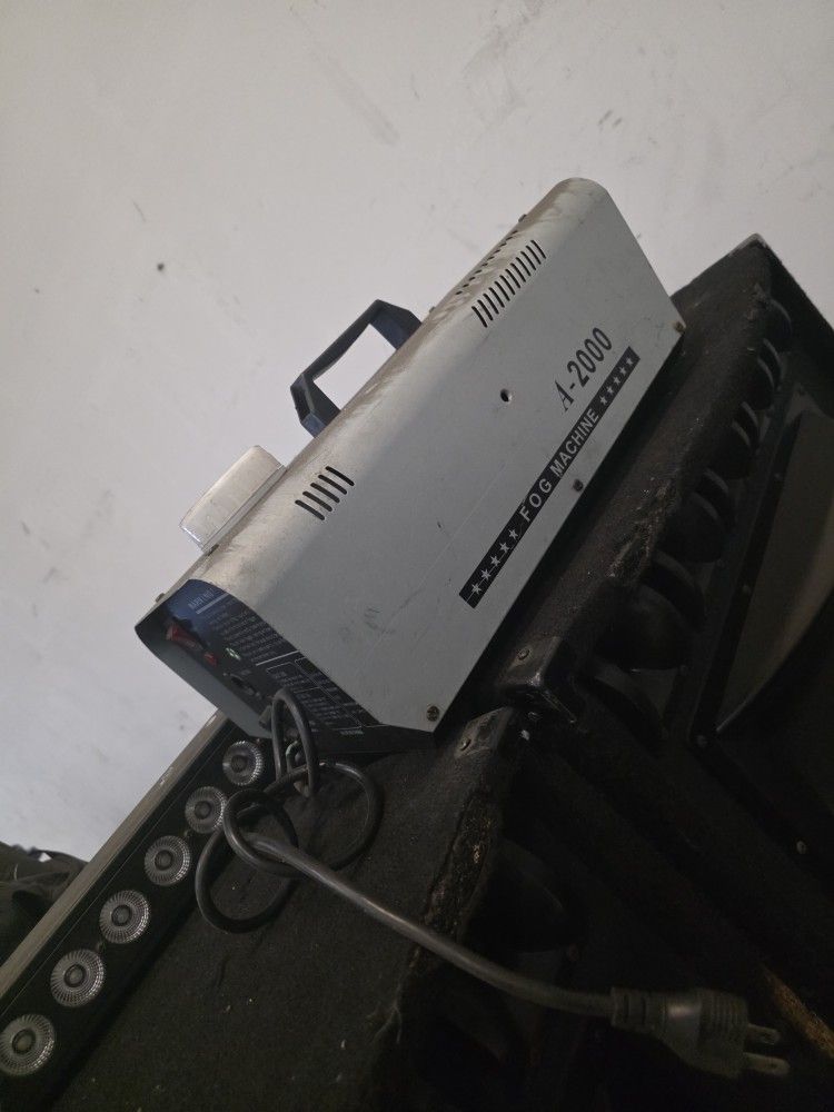 Gemini mm mixer with speakers and fogger