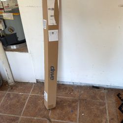 New IV Pole 4 Leg With 2 Hook Removeable Top Silver Vein 