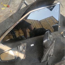 Quarter Glass Sienna 2021 Right Side