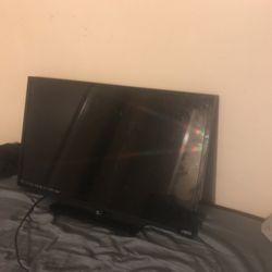 Good Condition  28 To 32inch Smart Tv 