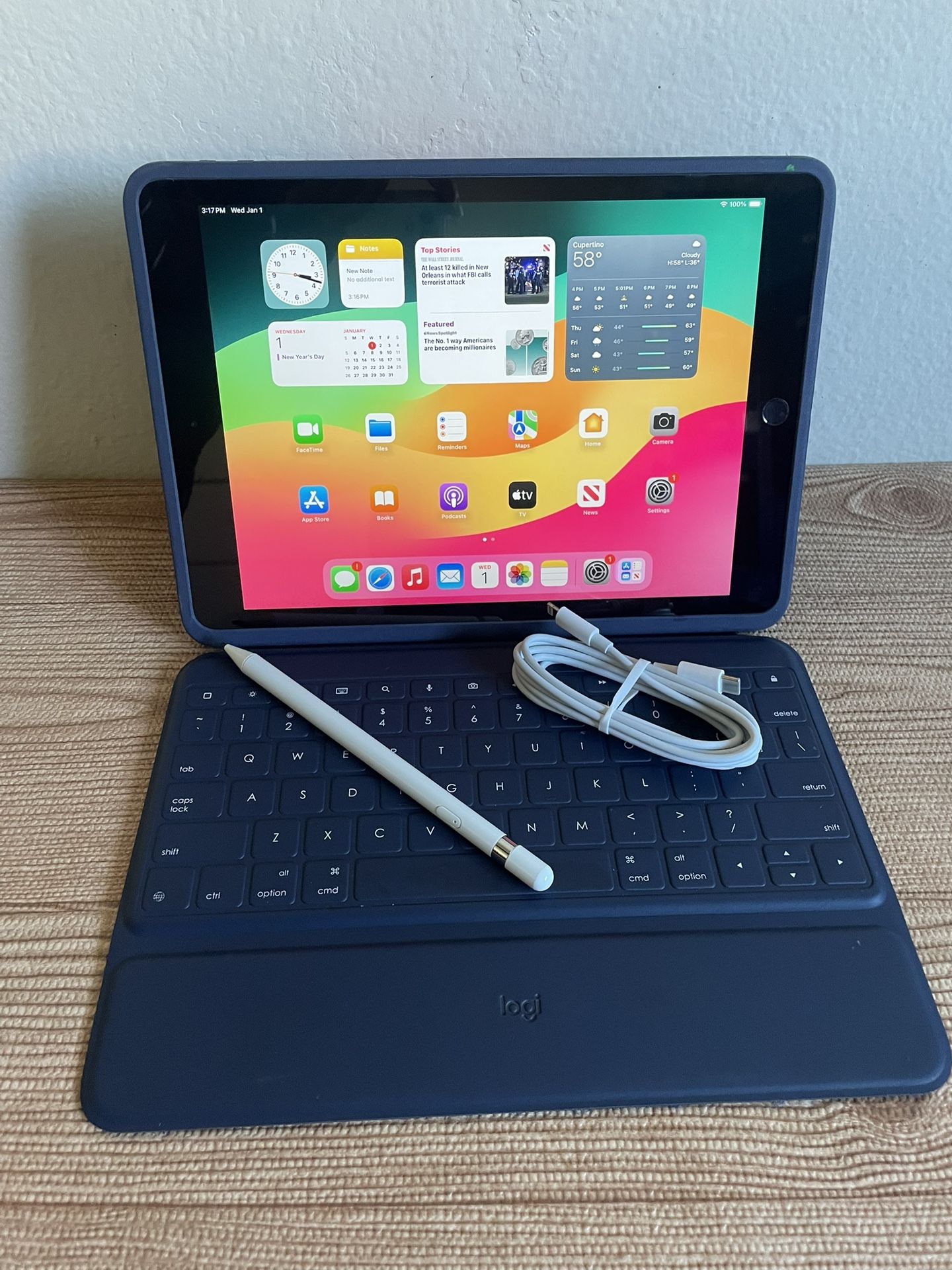 Apple iPad 7th Generation 128GB With Logitech Keyboard and Pencil