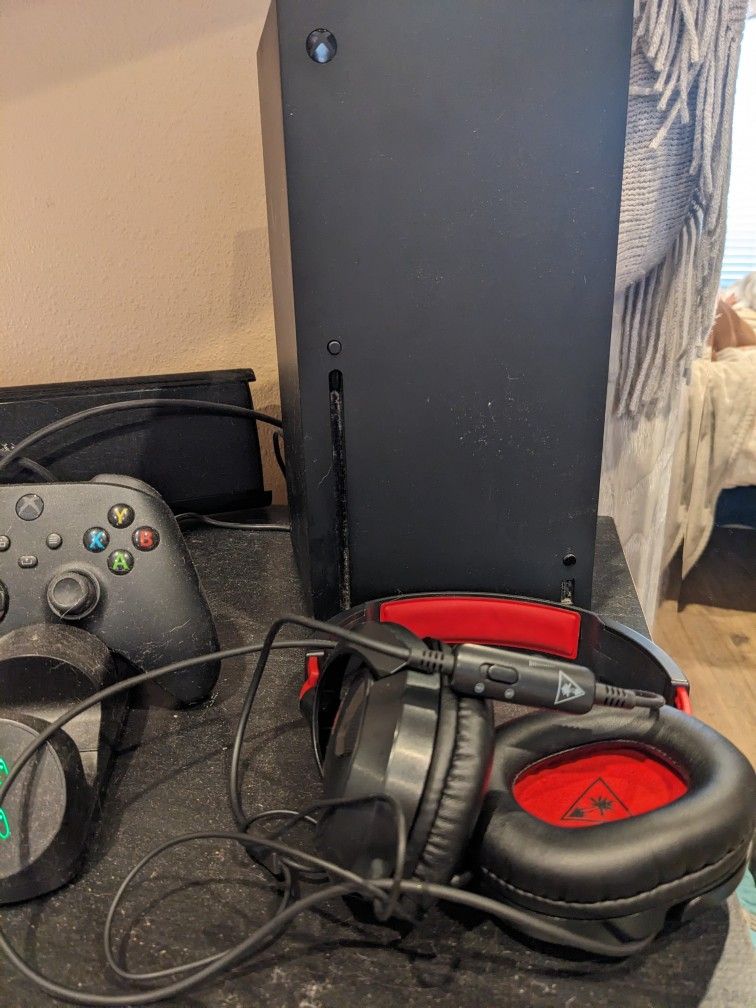 Xbox Series X with Turtle Beach Headset