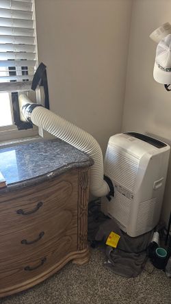 Moving Sale! DeLonghi portable A/C unit