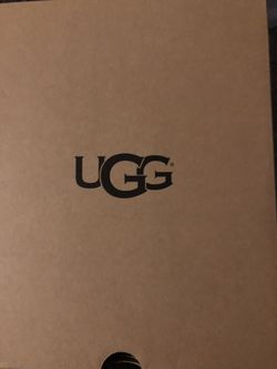 Boys ugg size 5 in boys