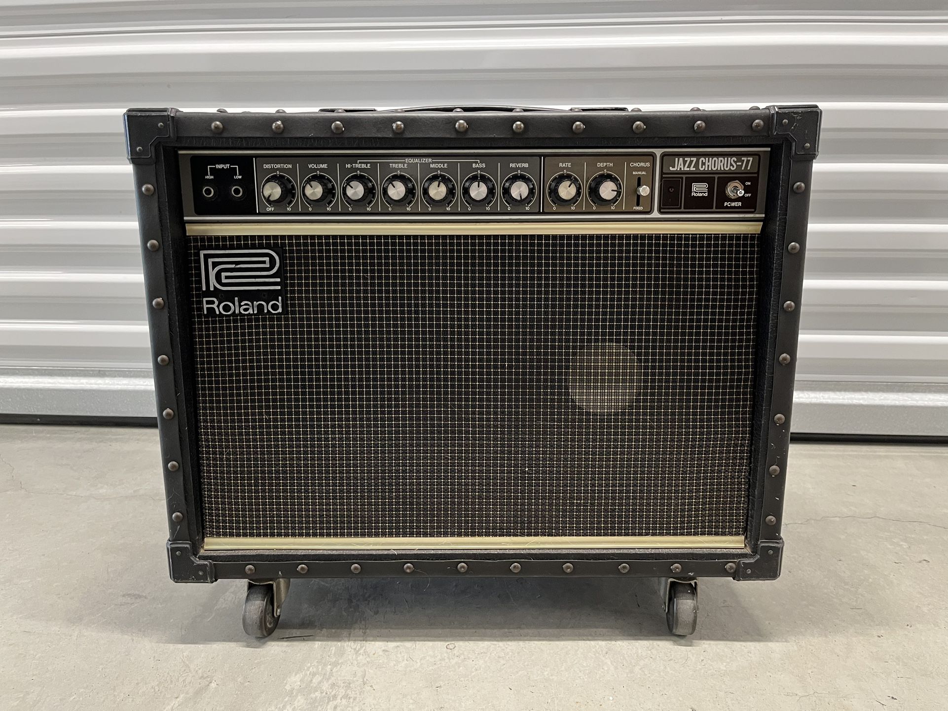 ROLAND JAZZ CHORUS JC-77 GUITAR AMP