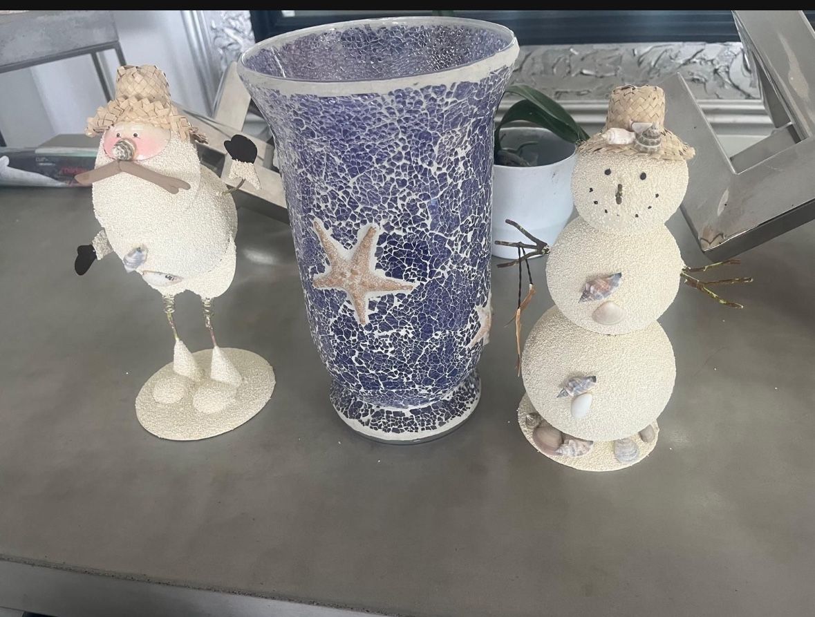 Beachy decorative vase and two sand/snow figurines- all three $20