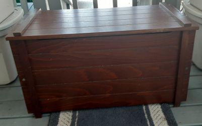 WOODEN TRUNK