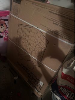Minnie Mouse play house