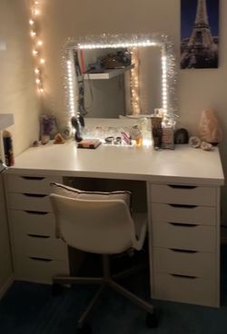 Makeup vanity desk