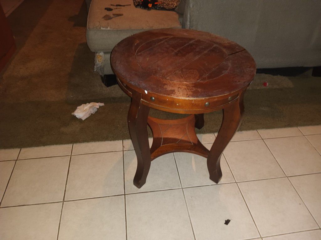 Round Accent Table For Sale 