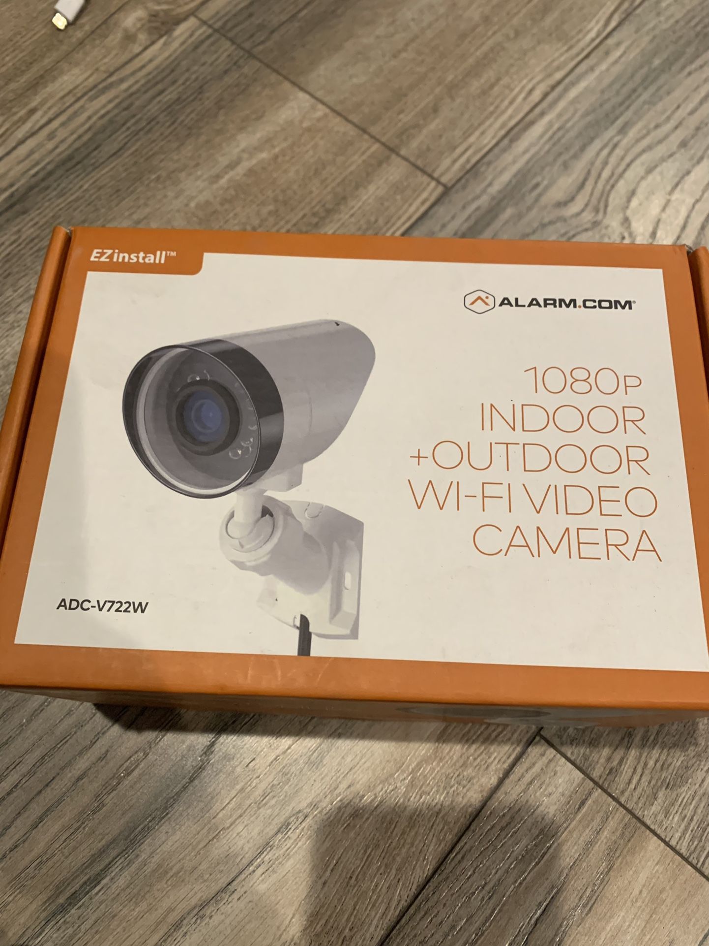 Alarm.com Frontpoint Indoor/outdoor Camera ADC-V722W