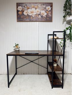 Desk, Escritorio