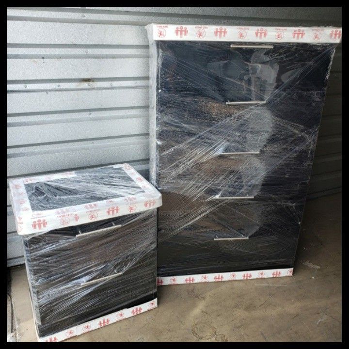 NEW 5 DRAWER CHEST WITH A NIGHT STAND 😊 ASSEMBLED