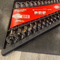 Milwaukee 15pc  Metric. Combination Wrench Set 