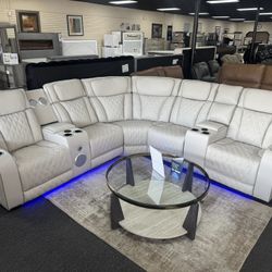 Power Recliner Sectional. 🚚WE DELIVER🚚