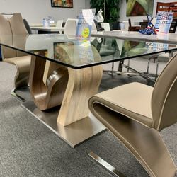 Dining Tables On Liquidation NOW !!