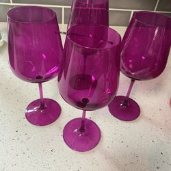 Set Of 4 Wine Glasses