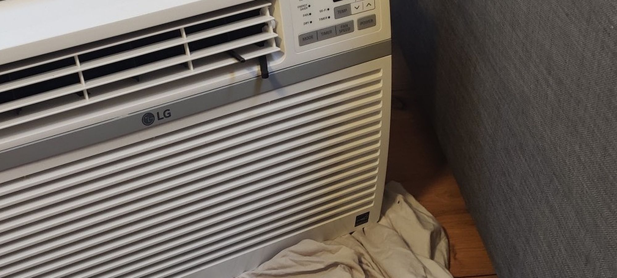 Air Conditioner 10,000 BTU - WIFI Enabled - Beast of a unit - LG LW1017ERSM